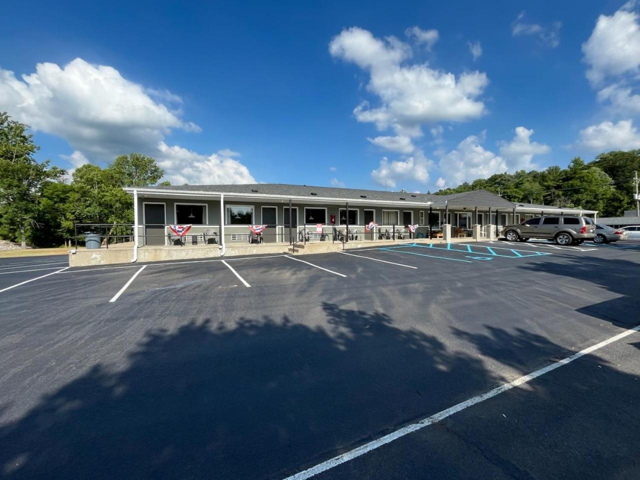 Valley Inn And Suites French Lick Exterior photo